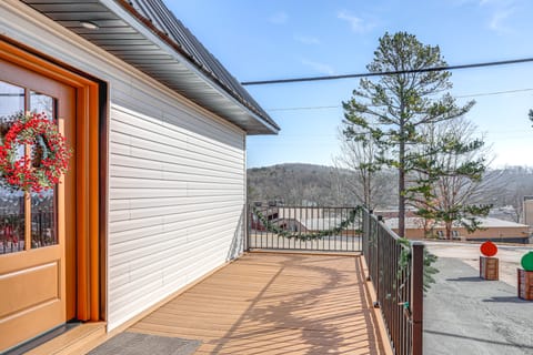 Walk to Current River: Ozarks Adventure Home! House in Van Buren