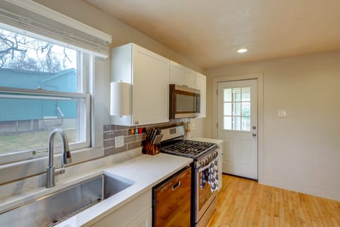 Walk to Benson Nightlife & Dining! Home w/ Yard House in Omaha