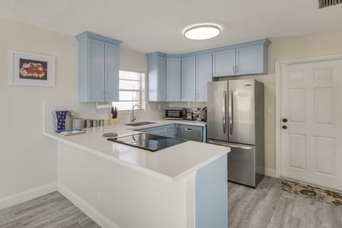 Walk to Shops & Eats, 3 Mi to Beach! Hollywood Gem House in Dania Beach