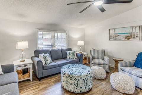 Walk to Beach! Dog-Friendly Home in Murrells Inlet House in Garden City