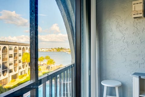 2 Mi to Beach! Unit w/ Pool Access on Marco Island Apartment in Marco Island