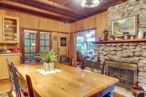 13 Mi to Beach! 'Forest Brook' Creekfront Cabin House in San Francisco Bay Area