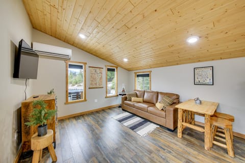 1 Mi to Waterfront Trails, Troy Home w/ Hot Tub! House in Idaho