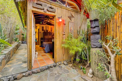 2 Mi to Echo Park: Funky Silver Lake Studio Apartment in Echo Park