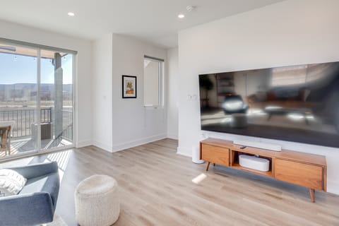 Mtn-View Balcony: Riverside Grand Junction Home! Apartment in Grand Junction