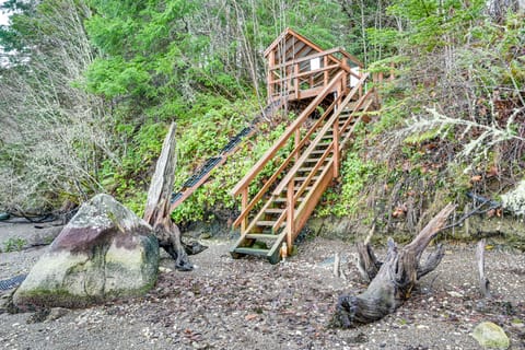 Private Beach, Stunning Views! Home on Oyster Bay! House in Puget Sound