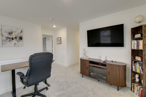 Shop, Dine & Explore: Indy Area Adventure Base Apartment in Greenwood