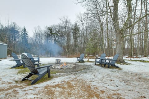 3 Mi to Sister Bay Beach: Family Home w/ Yard House in Door County