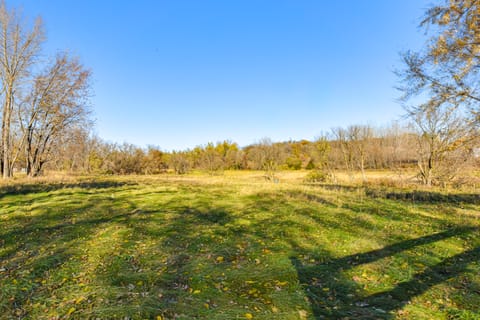 600-Sq-Ft Deck! Hutchinson Retreat on 5 Acres House in Minnesota
