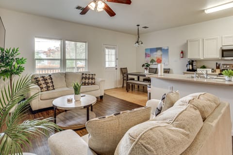 Suburban San Antonio Stay Near Parks & Hospitals Apartment in San Antonio