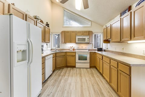 Spacious Millsboro Home on 16 Peaceful Acres House in Sussex County