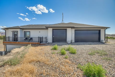 3 Mi to Kokopelli Trail: Outdoor Adventure Base House in Colorado