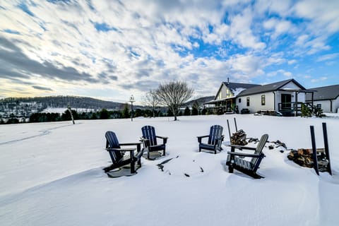 Near Cooperstown & Oneonta Baseball: Family Stay House in Capital District, NY, USA