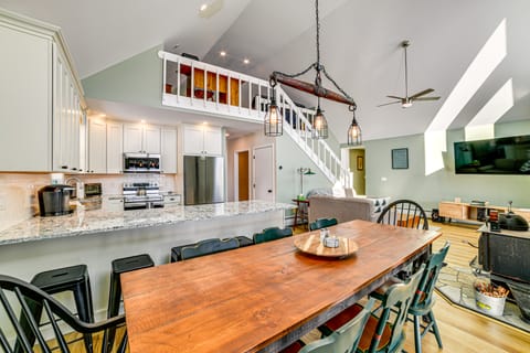 Near Cooperstown & Oneonta Baseball: Family Stay House in Capital District, NY, USA