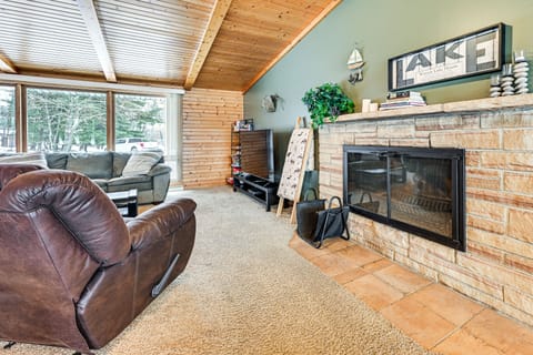 Waterfront Petenwell Lake Home w/ Private Dock House in Petenwell Lake