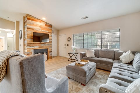 Fenced Outdoor Space: Modern Sedona Home By Hiking House in Village of Oak Creek