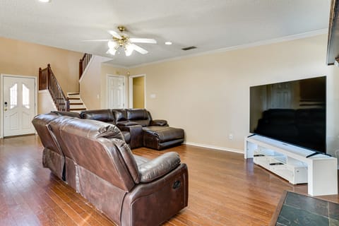 Private Yard & Pool: 3,200-Sq-Ft Gem in Fort Worth House in Fort Worth