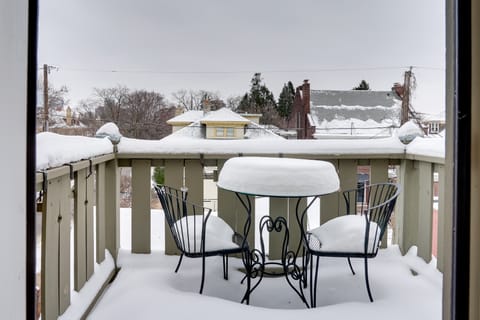 1 Mi to Downtown: Apt w/ Balcony in Minneapolis! Apartment in Lowry Hill