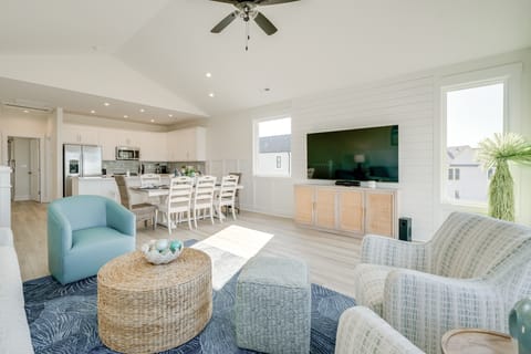 New! 5-Min Walk to Beach, Elevator, Sleeps 8 Apartment in Surf City