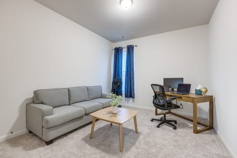 1 Mi to Lake Lanier: Modern Home w/ Patio & Yard! House in Lake Lanier