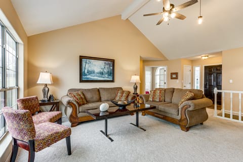 Group Friendly! Waterfront Grand Lake Home w/ Dock House in Ozark Mountains