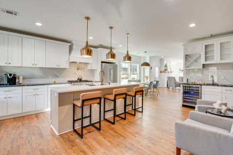 Fully Updated! 3,000-Sq-Ft ATL Home 4 Mi to Dtwn House in Atlanta