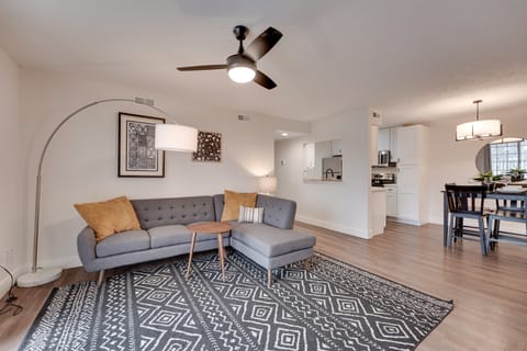 7 Mi to Dtwn Springfield: Cozy Condo w/ Balcony Apartment in Springfield