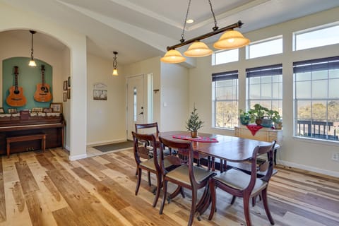 15 Mi to Kartchner Caverns: Quiet Gem w/ Mtn Views House in Arizona