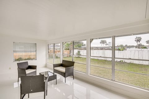 Walk to Romano Beachfront Park: Airy Home w/ Yard House in Ormond Beach