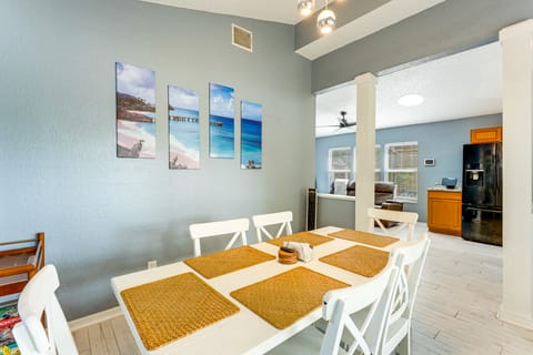 4 Mi to Clearwater Beach: Extended Stay w/ Yard House in Florida