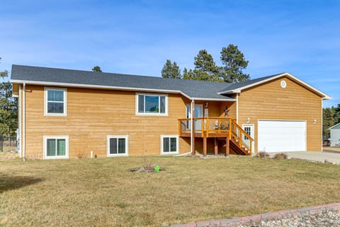 2 Mi to Main St, Sturgis! Spacious Group Getaway House in Sturgis