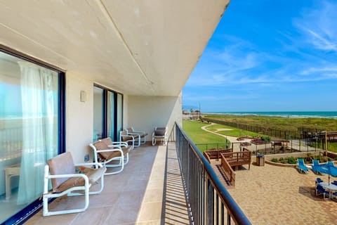 Beachside 3BR Resort Condo: Suntide III - Unit 210 Apartment in South Padre Island
