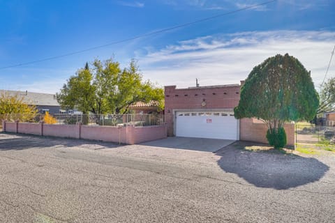 Pet-Friendly Tucson Retreat w/ Kitt Peak Views! House in Tucson Estates