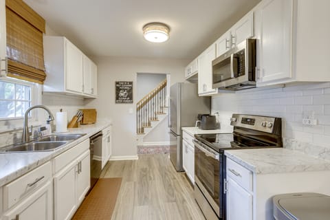 Work & Play: Extended Stay 5 Mi to Dtwn Huntsville House in Huntsville