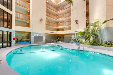 Steps to Sand! Retreat w/ 2 Pools in Hilton Head Apartment in South Forest Beach