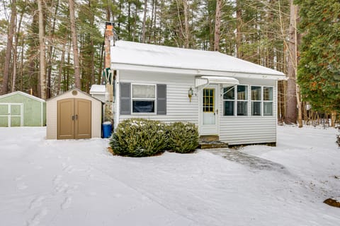 Walk to Lake George Beach: Quiet Family Retreat House in Queensbury