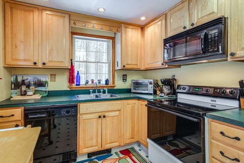 Walk to Lake George Beach: Quiet Family Retreat House in Queensbury