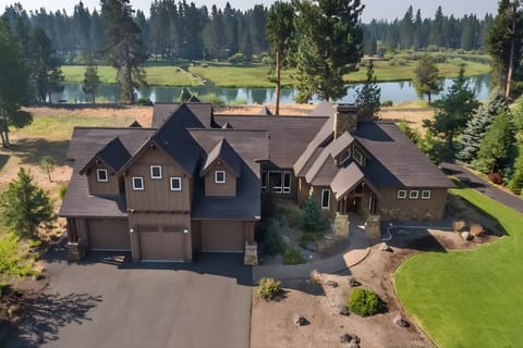 Hot Tub & Dock: Deschutes River All-Season Retreat House in Three Rivers