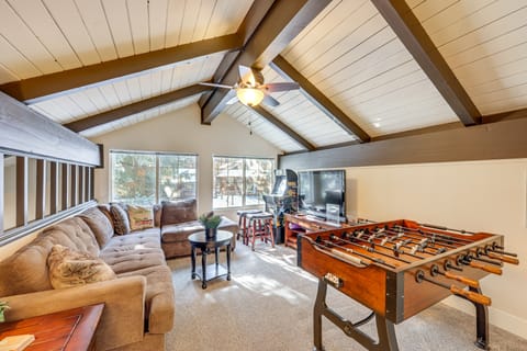 < 1 Mi to Bear Mtn! Family Ski Cabin w/ Game Room House in Big Bear