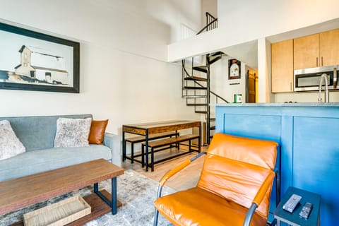 Steps to Dtwn! Skier’s Escape w/ Hot Tub in Breck Apartment in Breckenridge