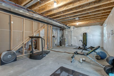 Home Gym & Fenced Backyard: Aurora Family Home! House in Aurora