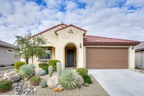 Outdoor Oasis & Amenity Access: Buckeye Retreat House in Surprise
