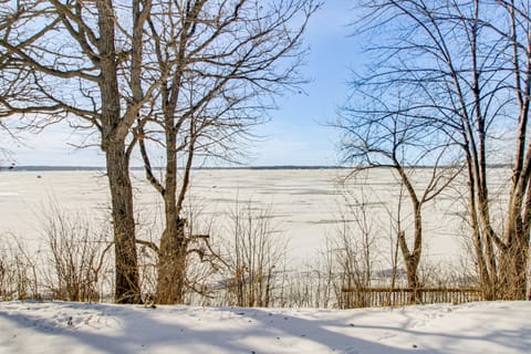 Waterfront Alexandria Gem: Family & Group Friendly House in Minnesota