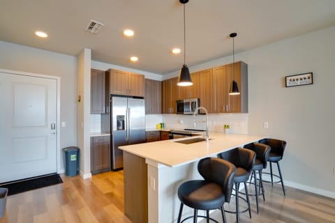 Pool Access! Luxe Condo 7 Mi to Coquina Beach Apartment in Longboat Key