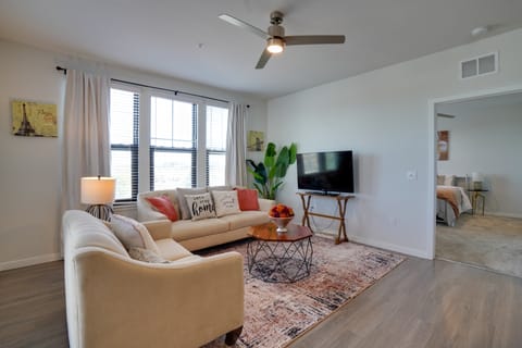 Resort Perks! Family Condo 3 Mi to IMG Academy Apartment in Longboat Key