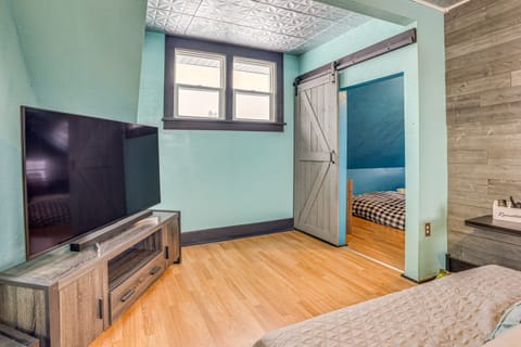 Heart of Social District! South Cadillac Unit Apartment in Cadillac