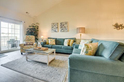 2 Mi to Sea! Myrtle Beach Golf Getaway w/ 4 Pools Apartment in Myrtle Beach