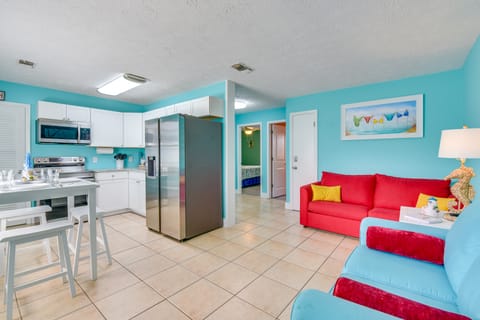 Steps to Sand! PCB Family Haven w/ Furnished Patio Apartment in Lower Grand Lagoon