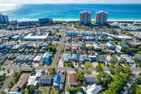 Steps to Sand! PCB Family Haven w/ Furnished Patio Apartment in Lower Grand Lagoon