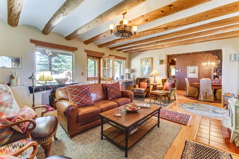 14 Mi to Taos Ski Valley 'Casa Tranquila' w/ Views House in New Mexico